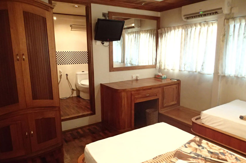 Master Twin Cabin with en-suite facilities - Fun Azul
