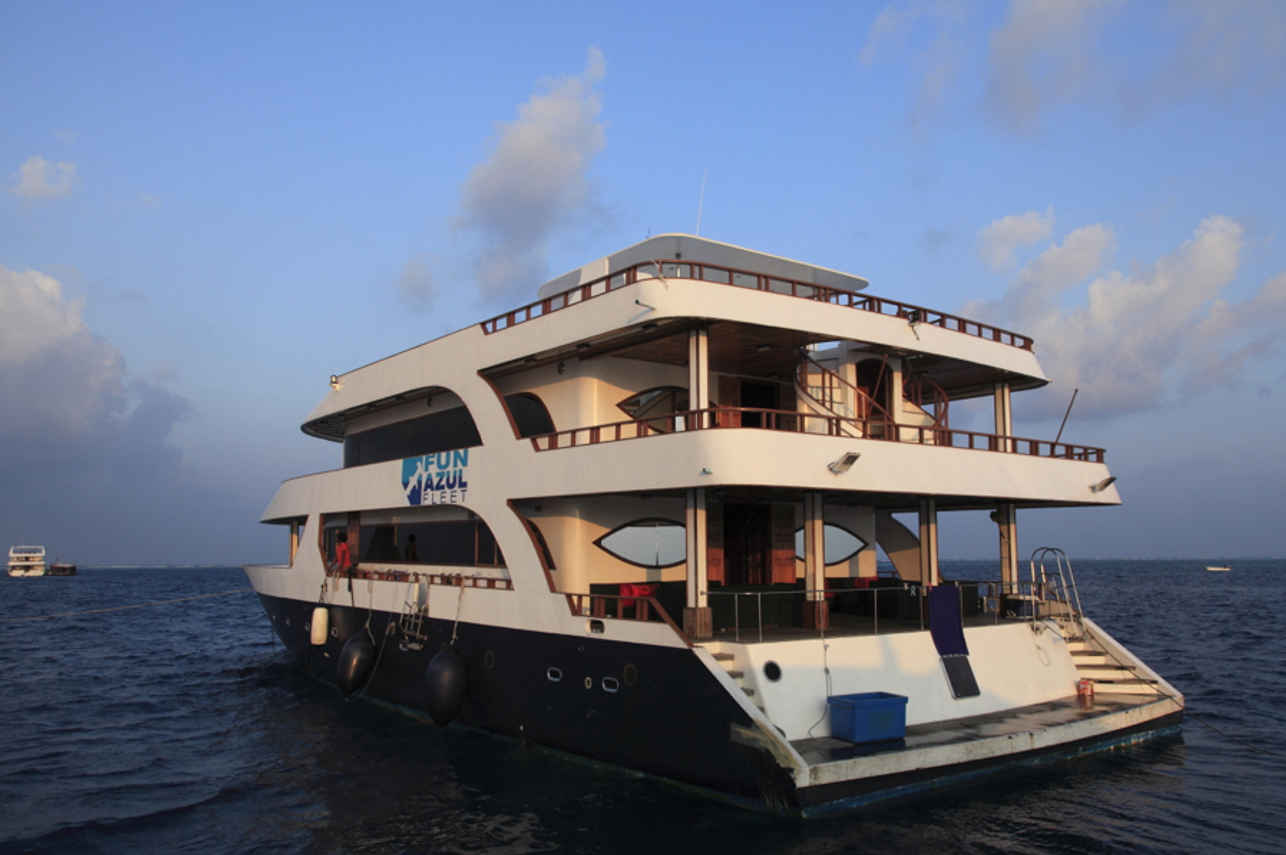Rear of Fun Azul Maldives