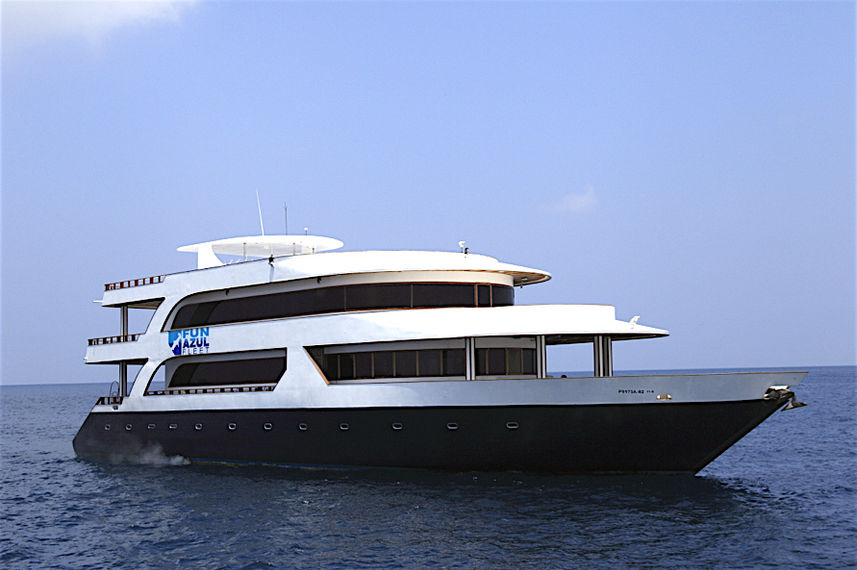 Fun Azul at sea in the Maldives
