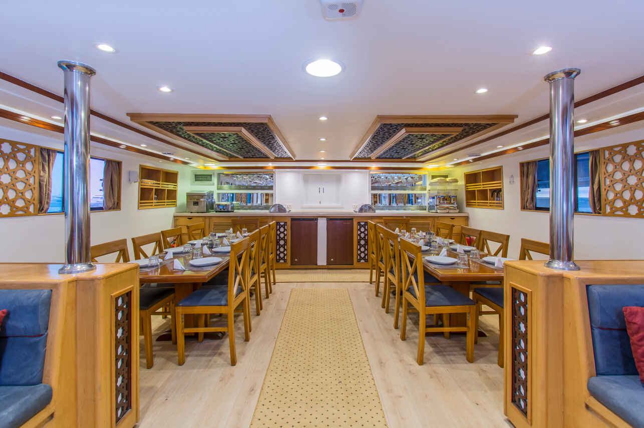 #diningroom - Golden Dolphin