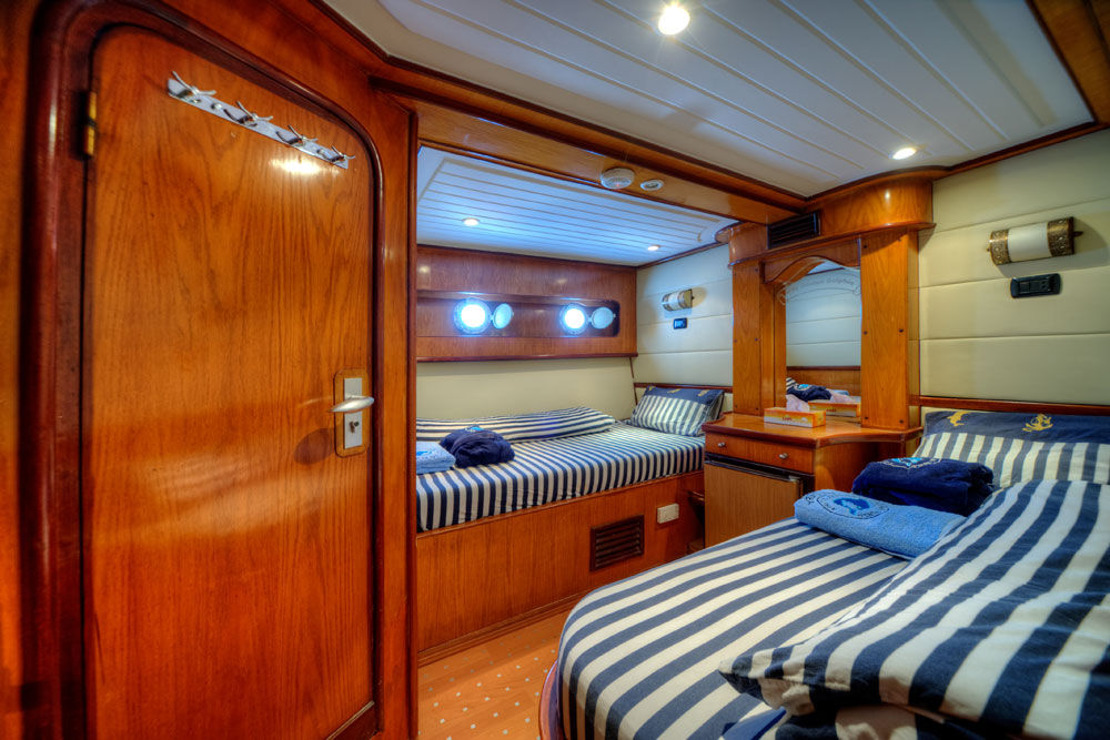 Twin Cabin - Golden Dolphin Egypt Liveaboard