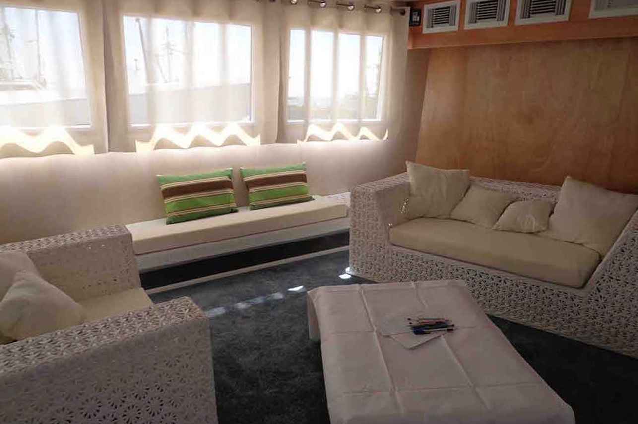 Indoor lounge area - Avalon II Cuba
