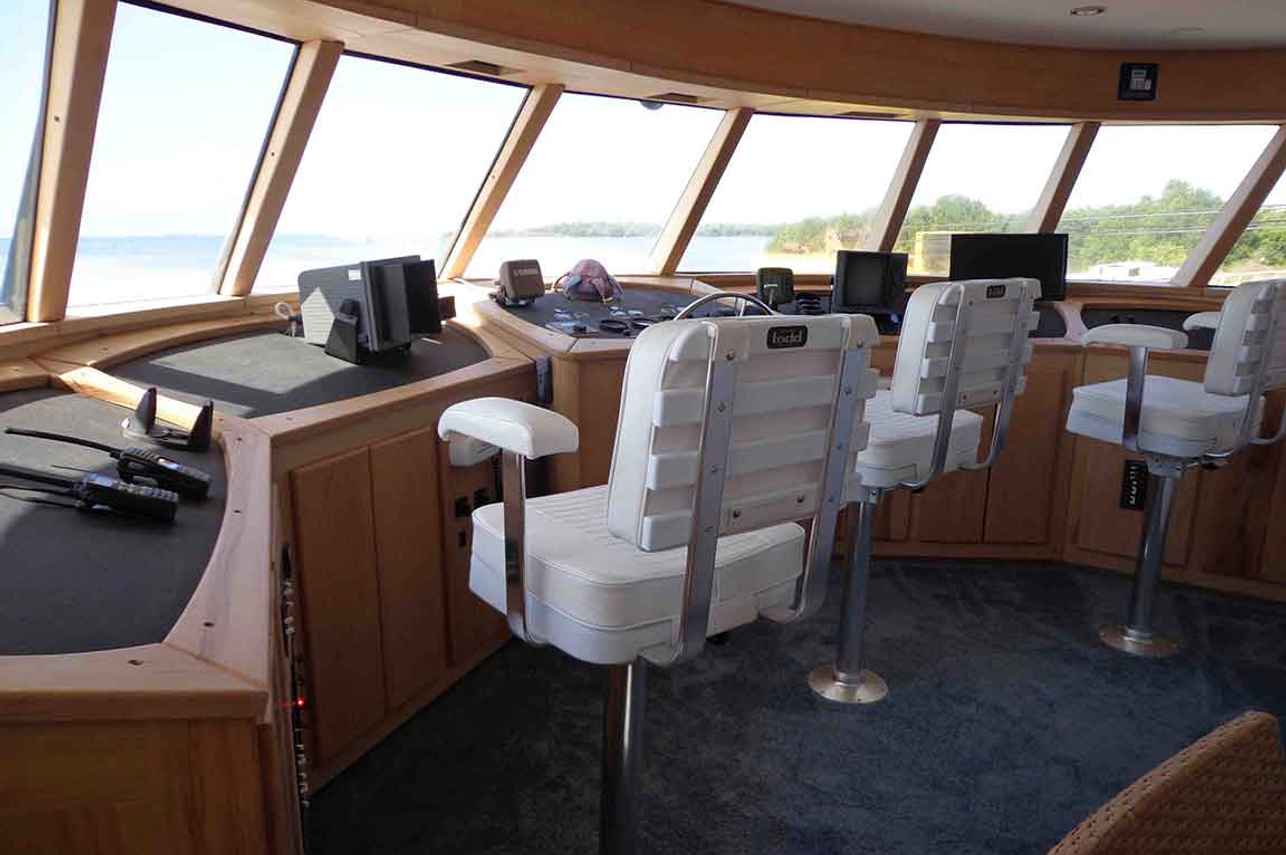 Captains bridge - Avalon II