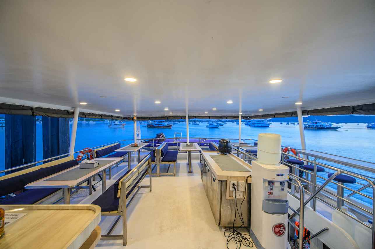 Abendessen im Freien - Deep Andaman Queen