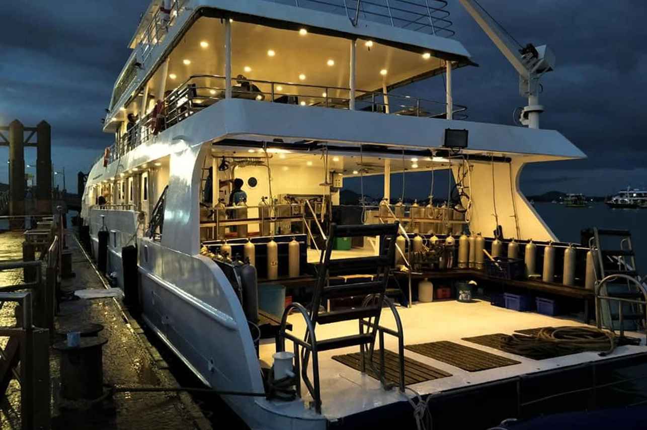 Plataforma de Mergulho - Deep Andaman Queen