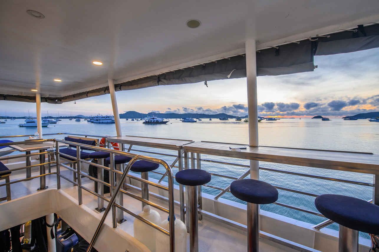 Открытая столовая - Deep Andaman Queen