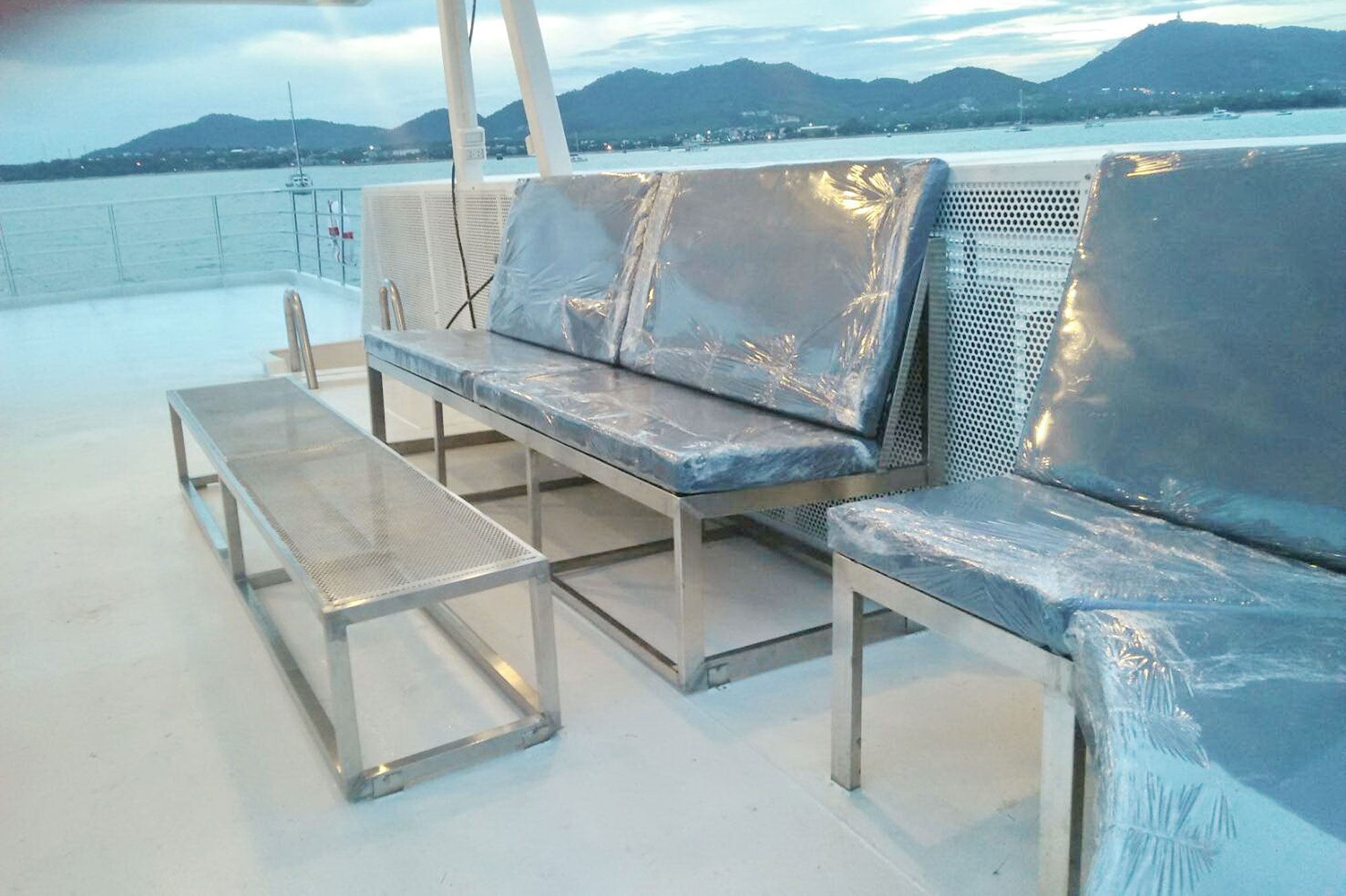 Outdoor Lounge - Deep Andaman Queen