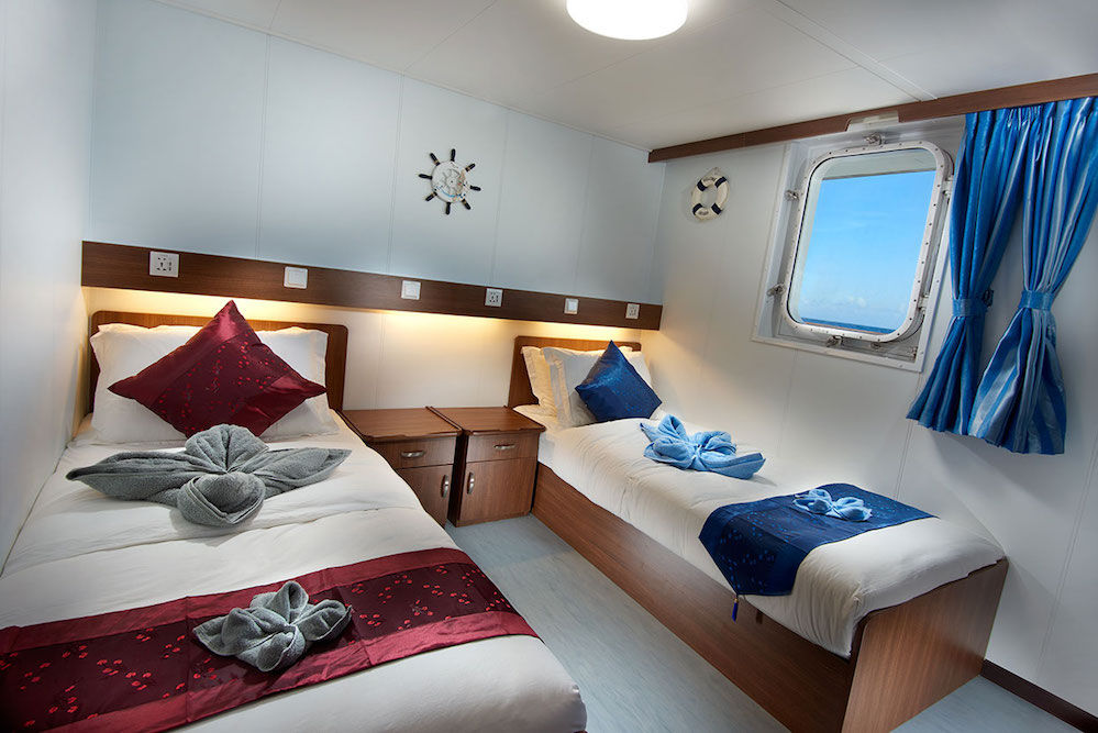 Upper Deck Twin Cabin - French Polynesia Master