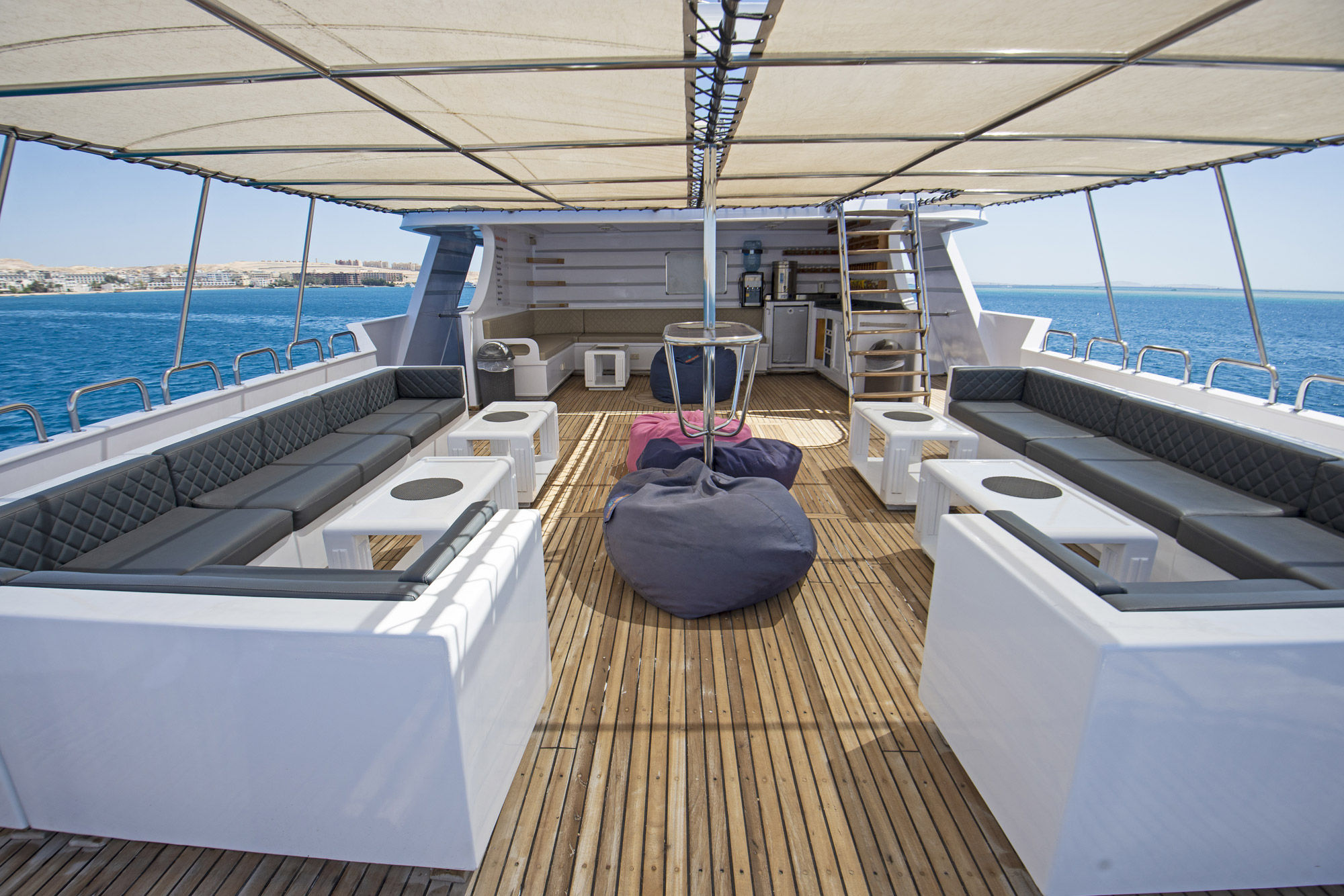 Lounge Aperta - Golden Dolphin II