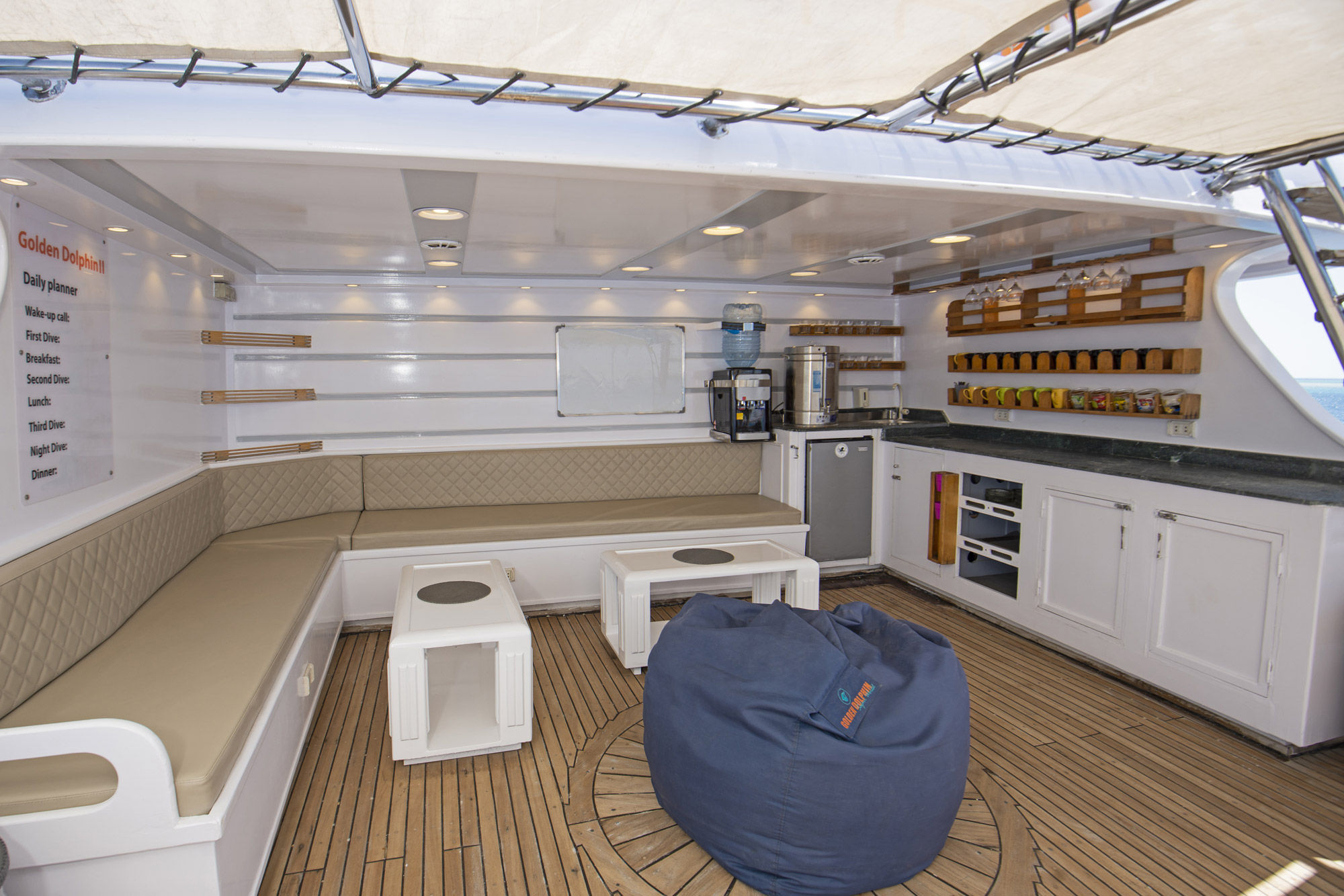 Salon exterior  - Golden Dolphin II