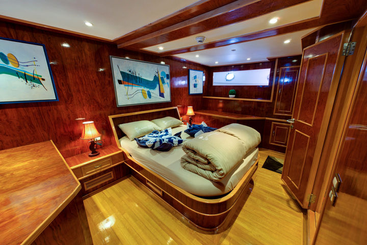 Master Suite - Lower Deck