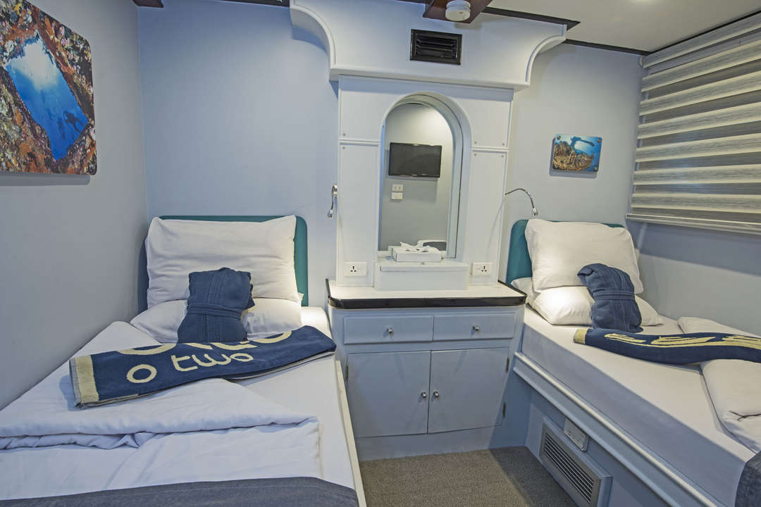 #twincabin