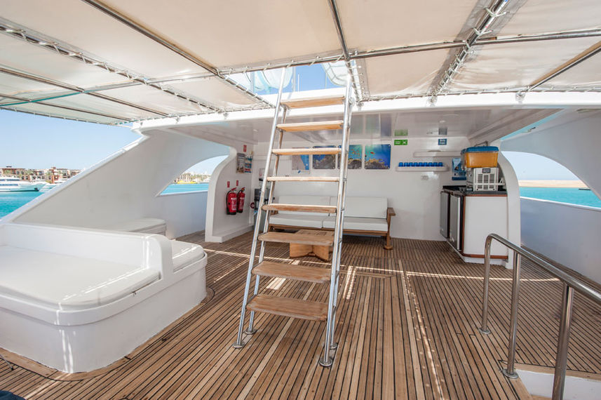 Outdoor Lounge - Blue Adventurer