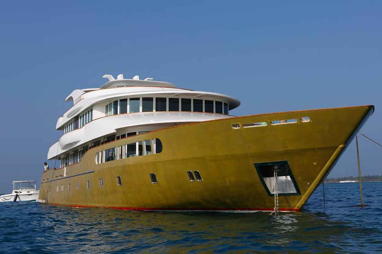 Maldives Crown exterior view