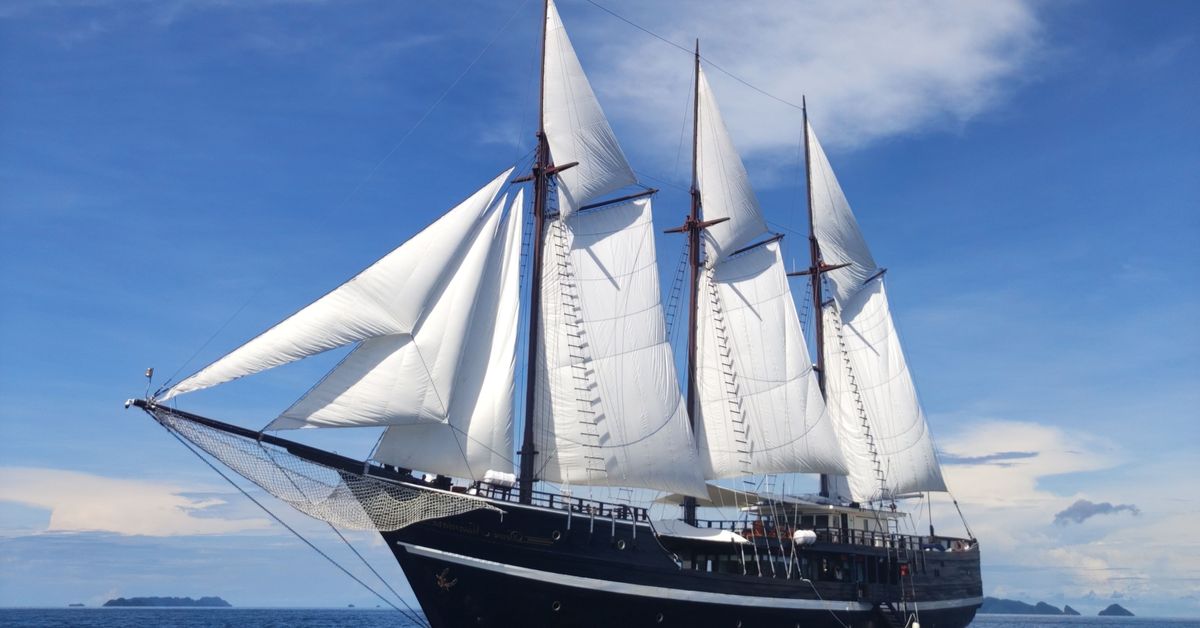 Dewi Nusantara — vessel photograph
