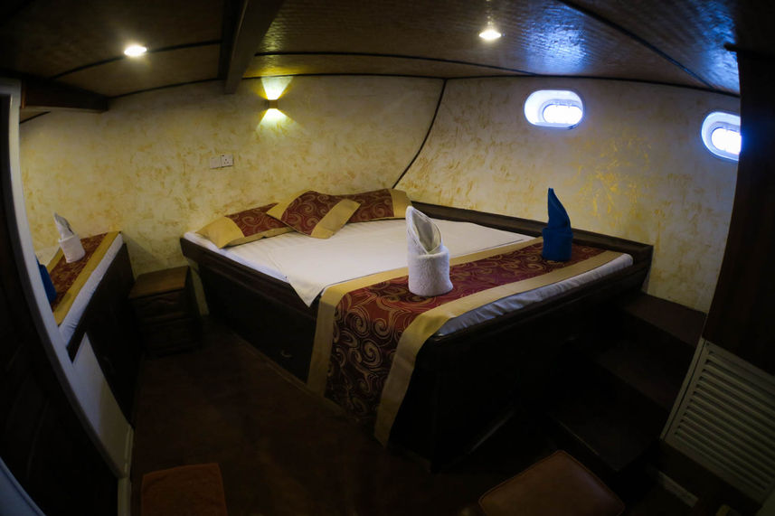 Standard Twin Room aboard Manta Cruise Liveaboard