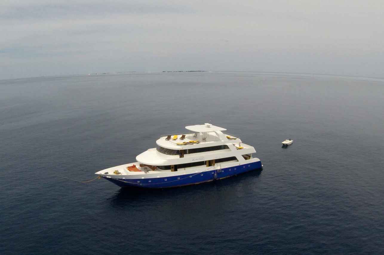 Manta Cruise Liveaboard Maldives