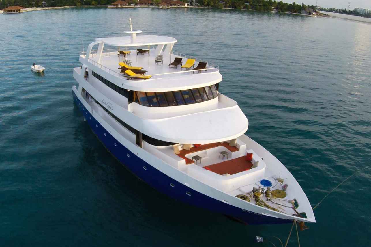 Manta Cruise Liveaboard Maldives