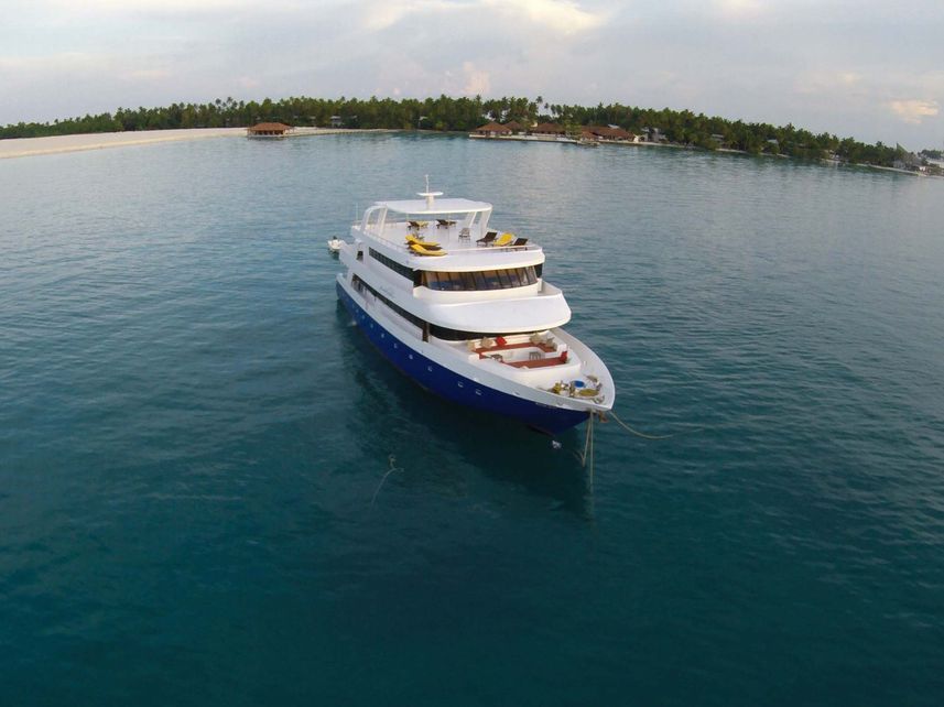 Manta Cruise Liveaboard Maldives