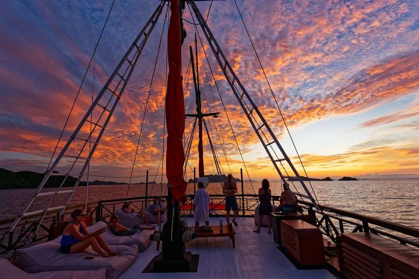 La Galigo, Indonesia - LiveAboard.com