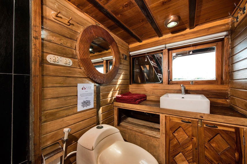 Master Cabin Bathroom