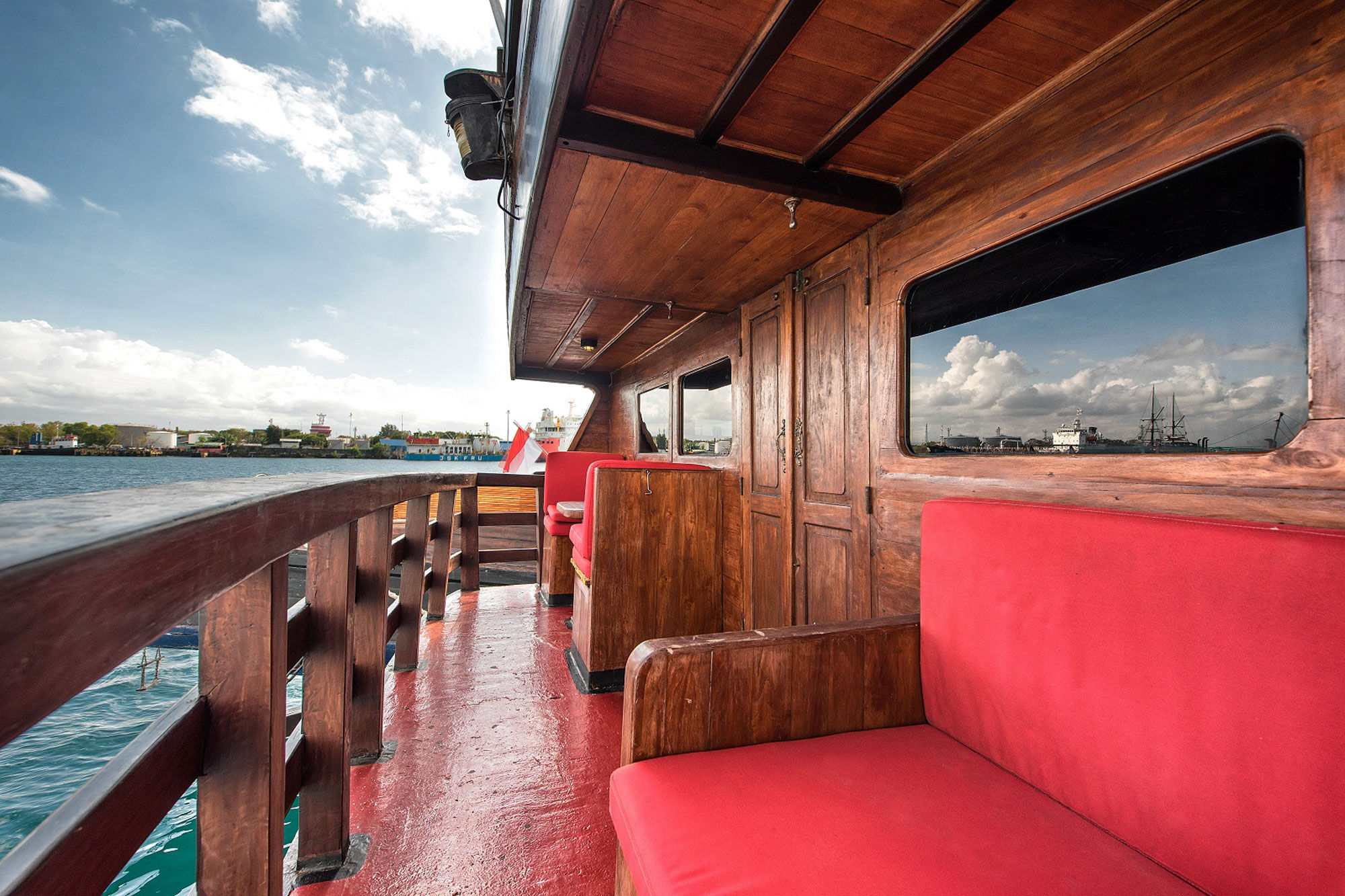 The Suite Balcony - La Galigo Liveaboard