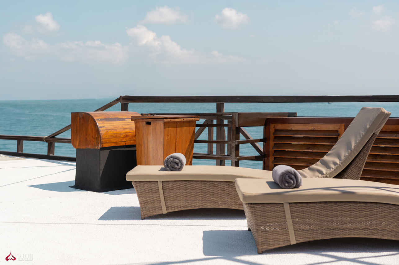 Sun Deck - La Galigo