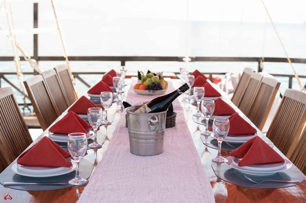 Outdoor Dining - La Galigo