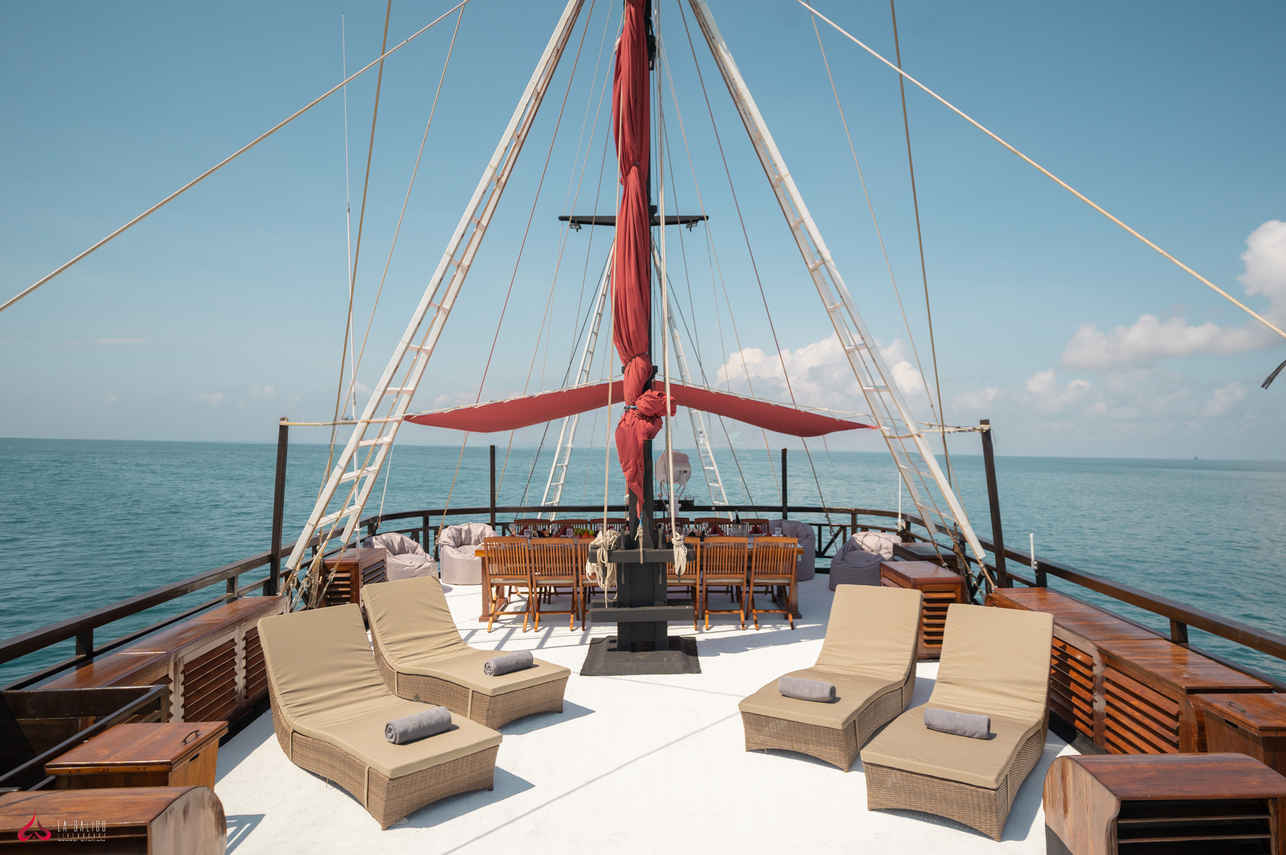 Sun Deck - La Galigo