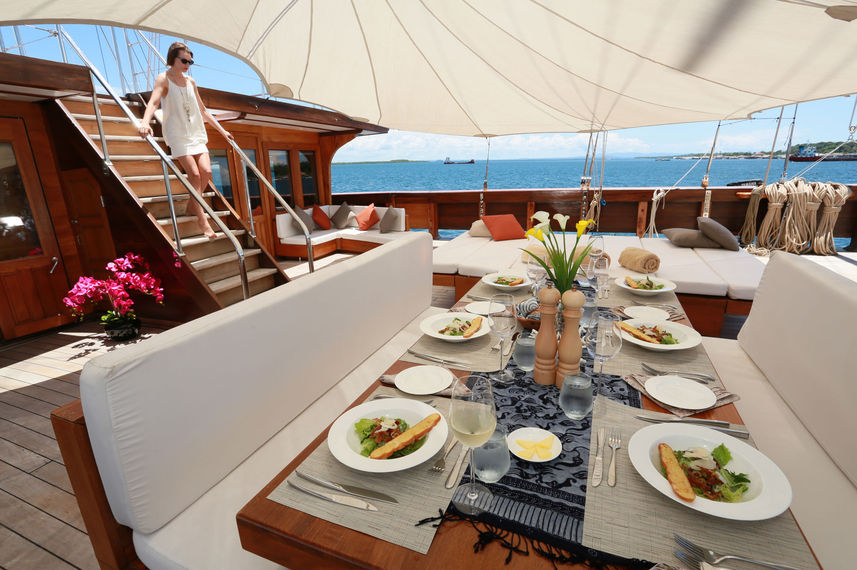 Outdoor Dining - Lamima