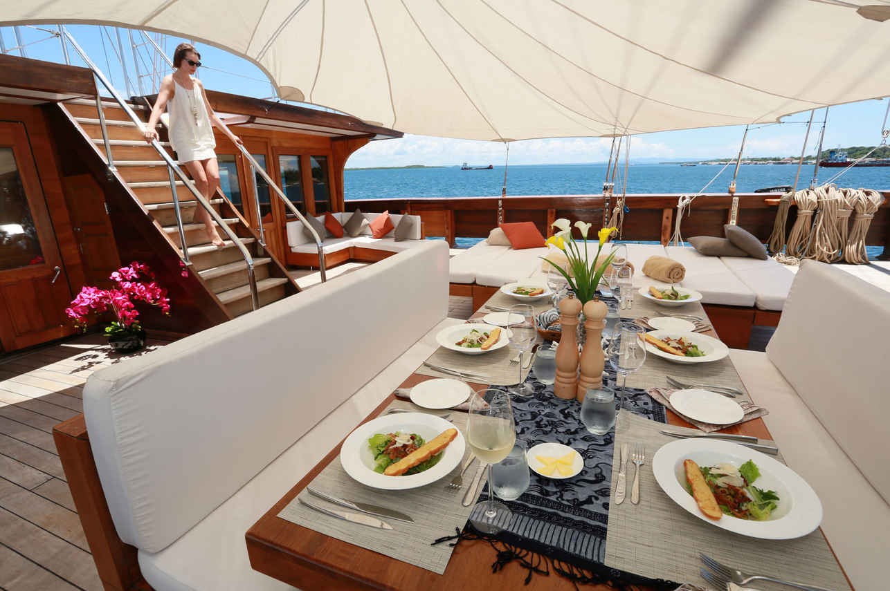 Outdoor Dining - Lamima
