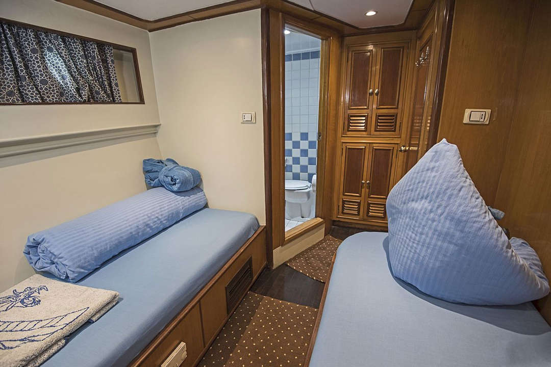 #twincabin