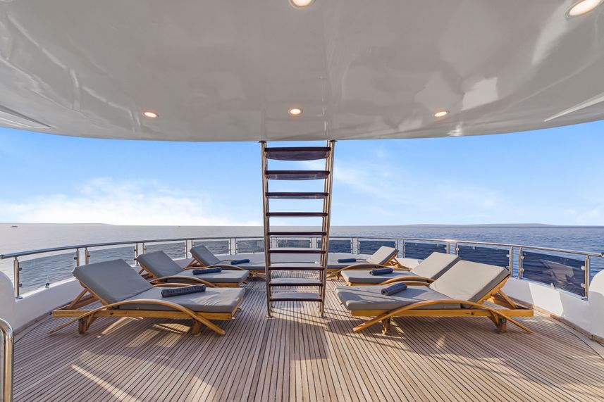 Sun Deck - Sunbath Area