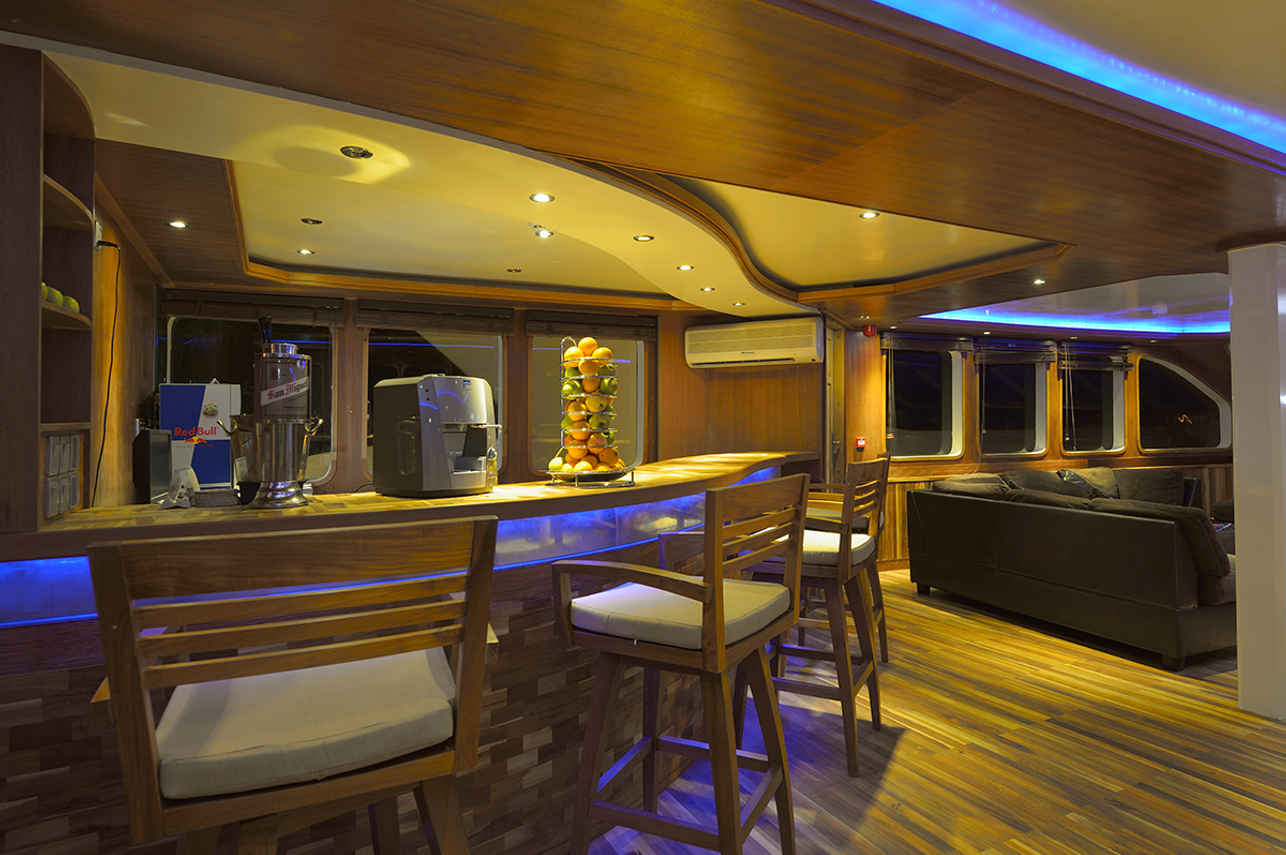 MV Maldives Princess Liveaboard Bar Area