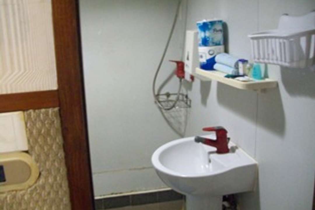 Cabin 5 ensuite
