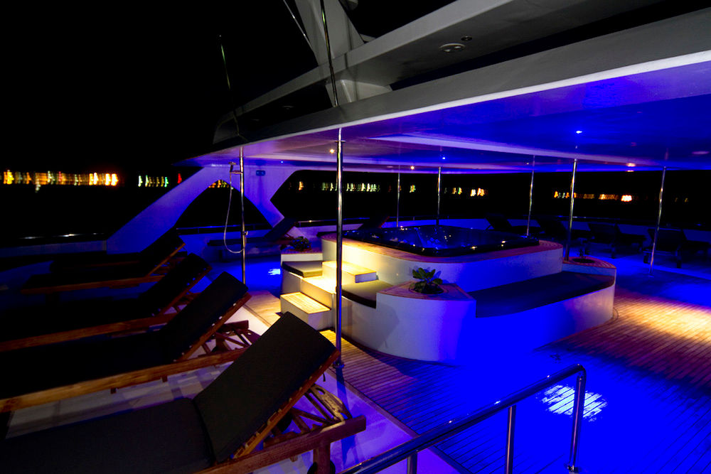 Sun Deck - Ocean Sapphire