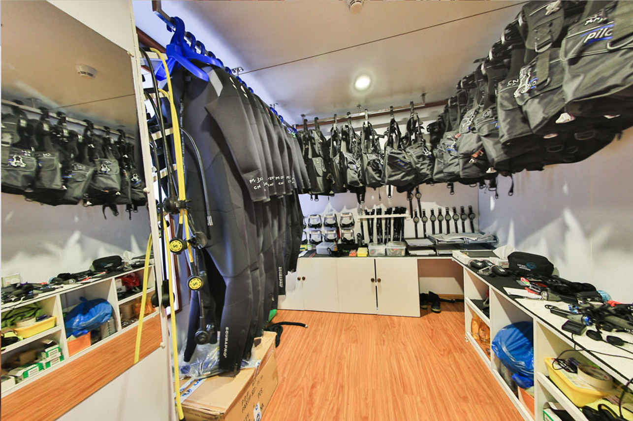 Dive Gear Storage