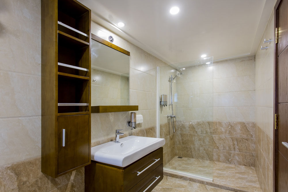 #en-suitebathrooms  - Carpe Novo