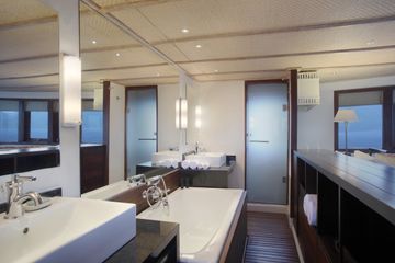 Master Suite Bathroom