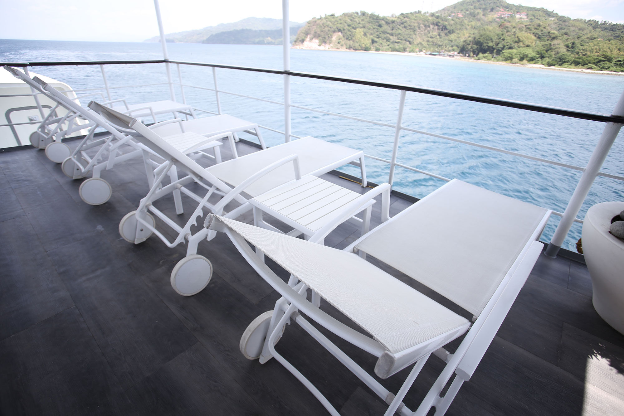 Outdoor Lounge - Stella Maris Explorer