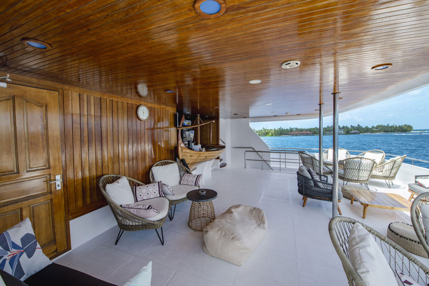 Lounge Externo - Top Class Cruising - Sachika