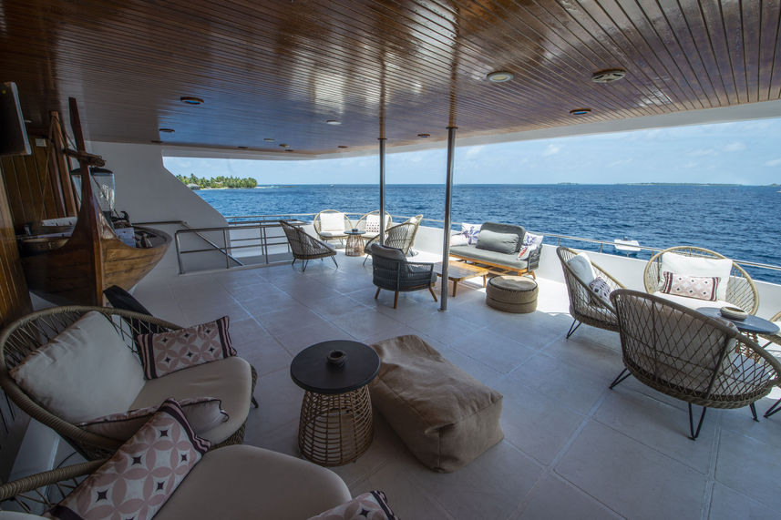 Salon exterior  - Top Class Cruising - Sachika