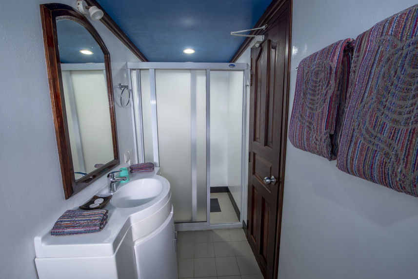 En-Suite bathrooms - Top Class Cruising - Sachika