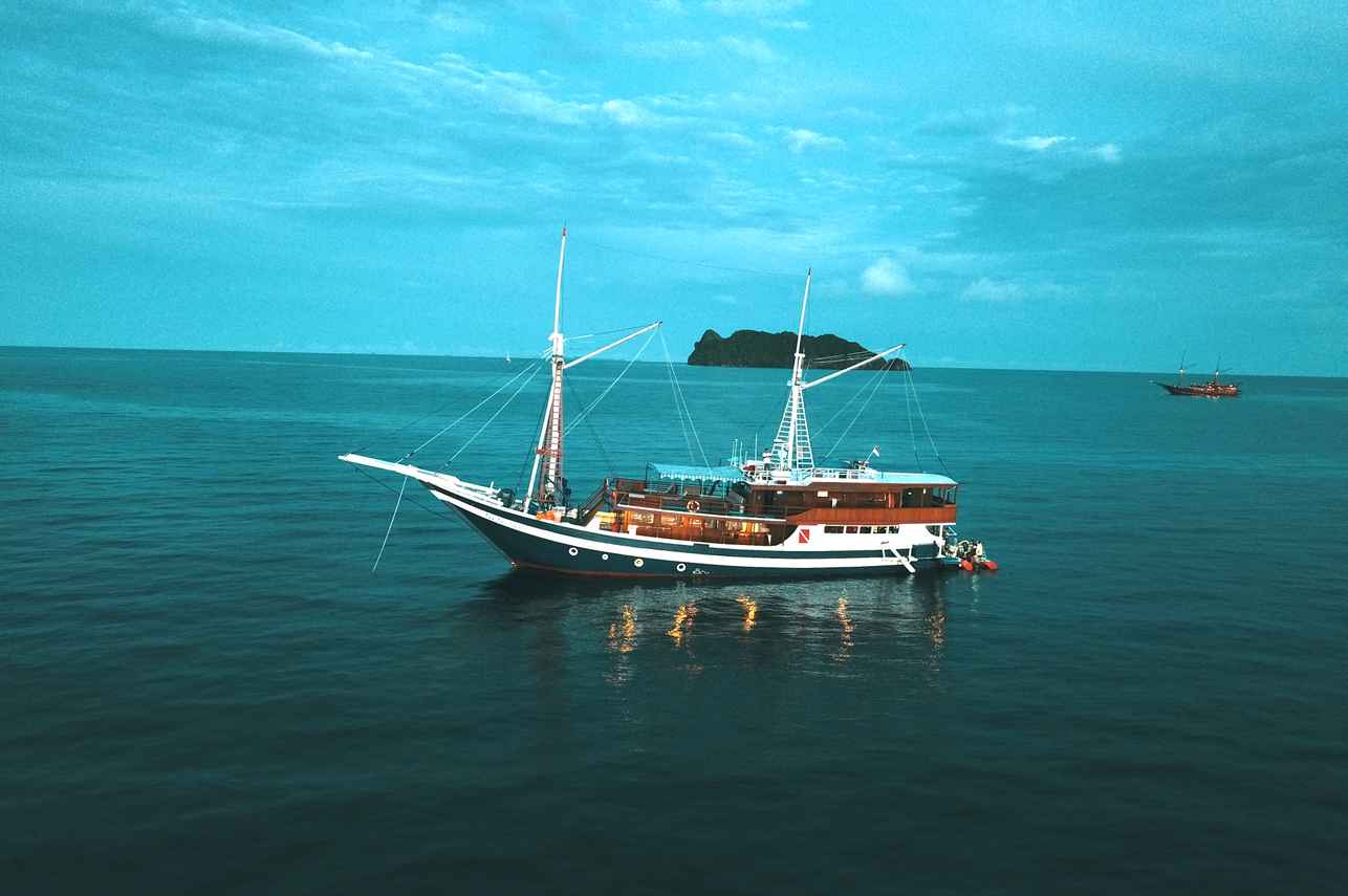 Raja Ampat Explorer