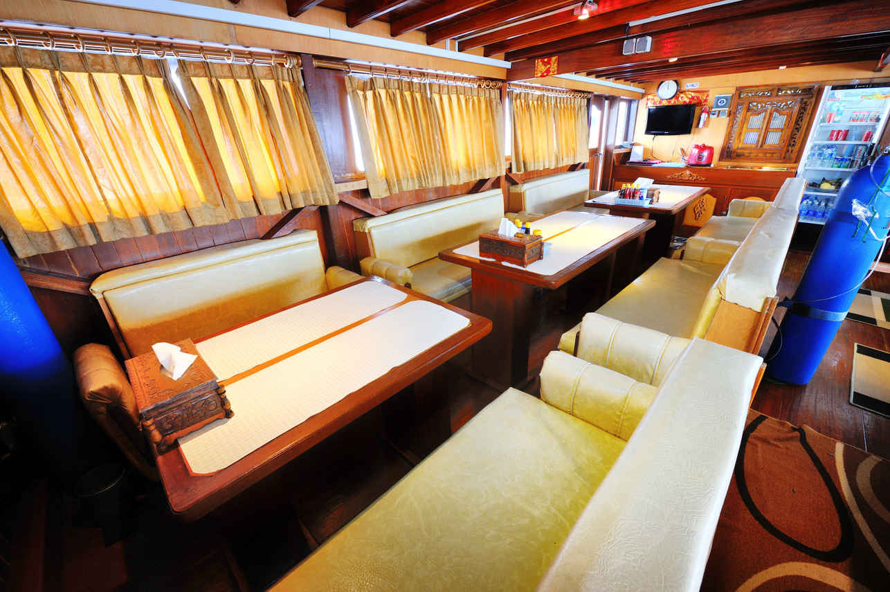 Indoor salon - MV Raja Ampat Explorer