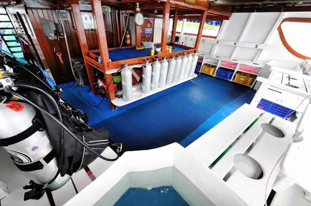 #divedeck  - MV Raja Ampat Explorer