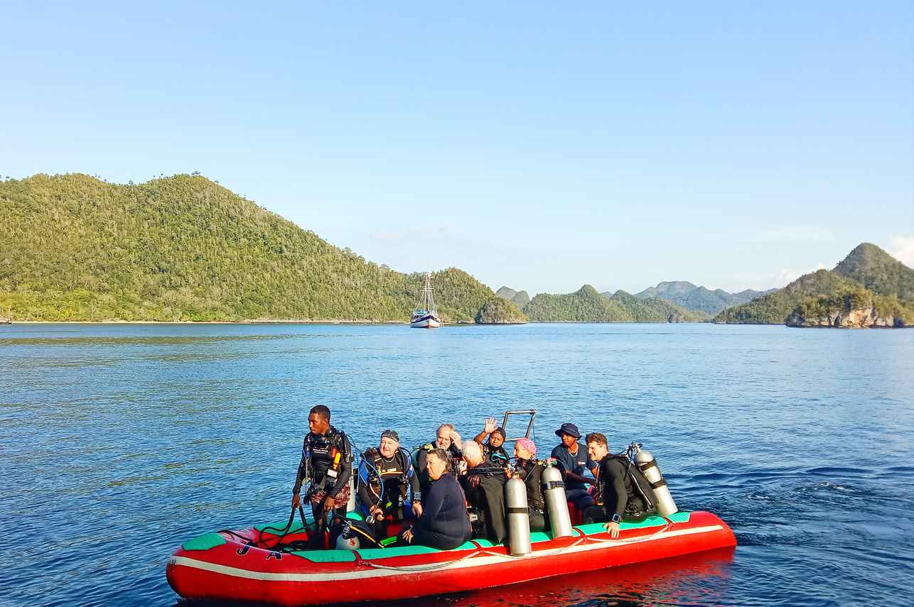 #tendersfordiving  - MV Raja Ampat Explorer