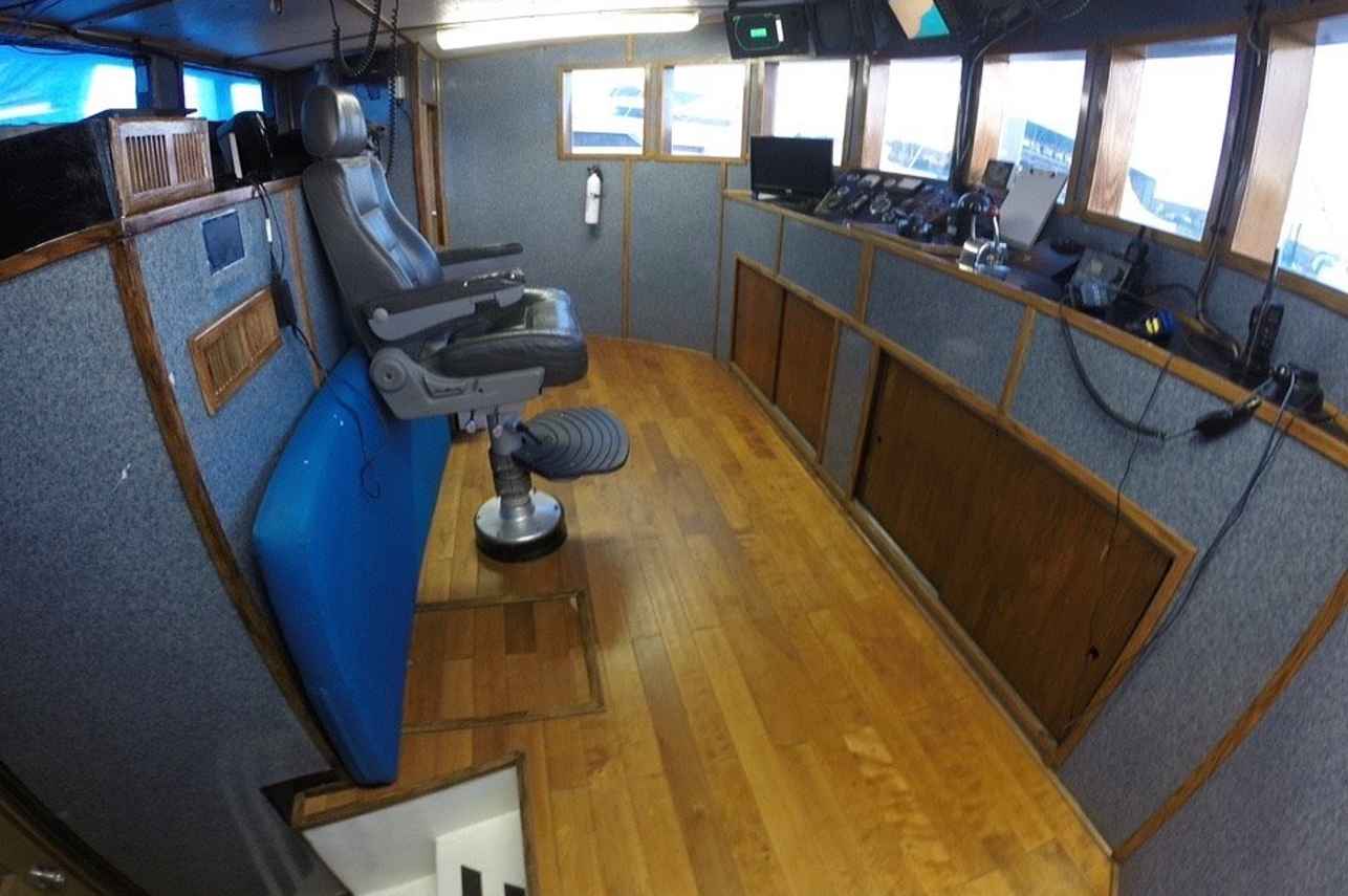 Captains Helm - Quino el Guardian