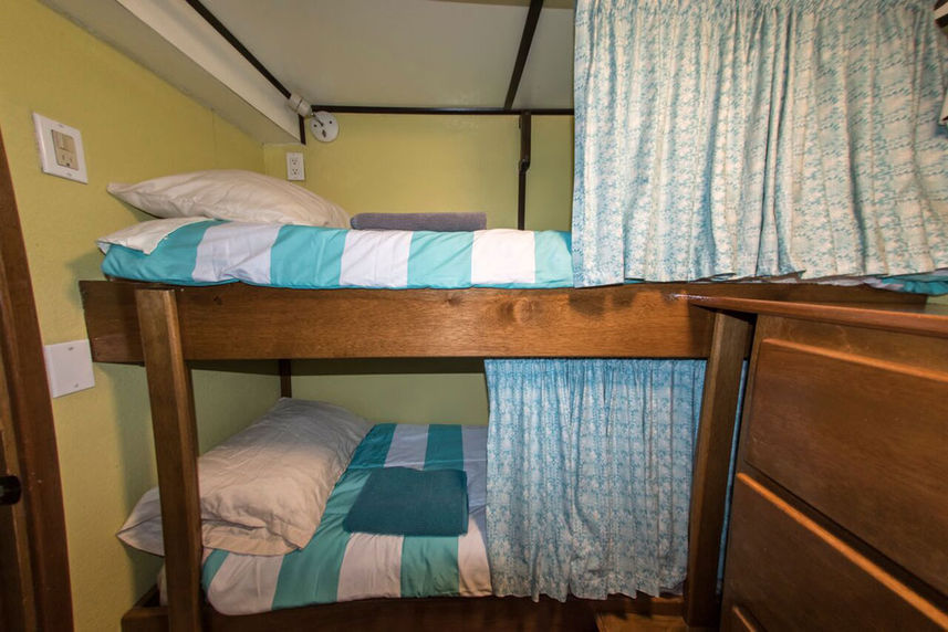 Standard Bunk Cabin - Quino el Guardian