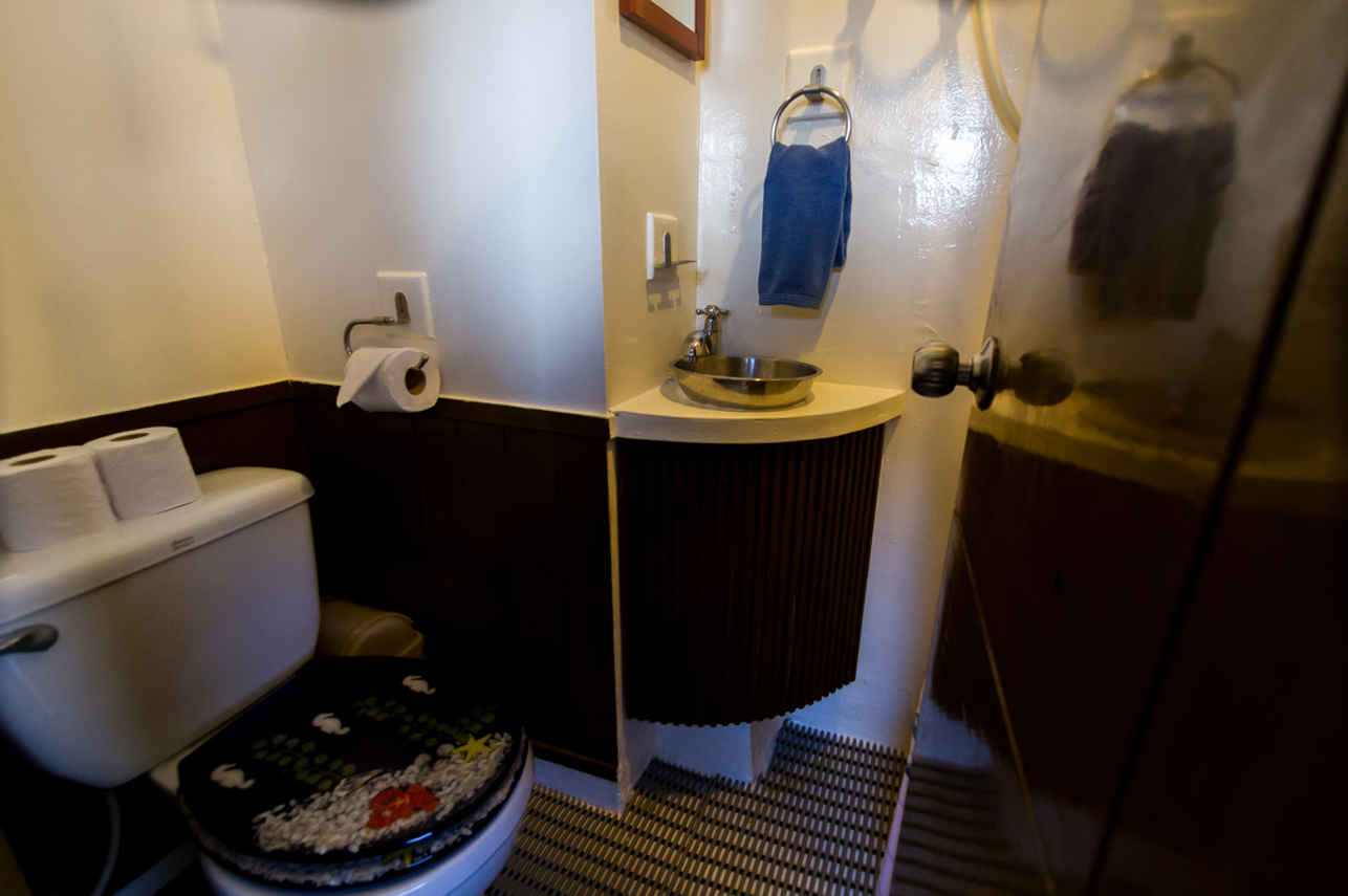 En-Suite bathroom - MV Pawara